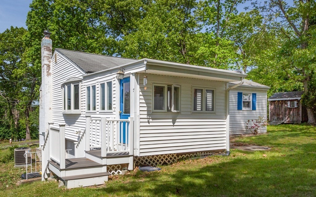 7 Rolling Ridge Road Franklin, MA 02038 - Photo 4 of 28 Gallery Image 4