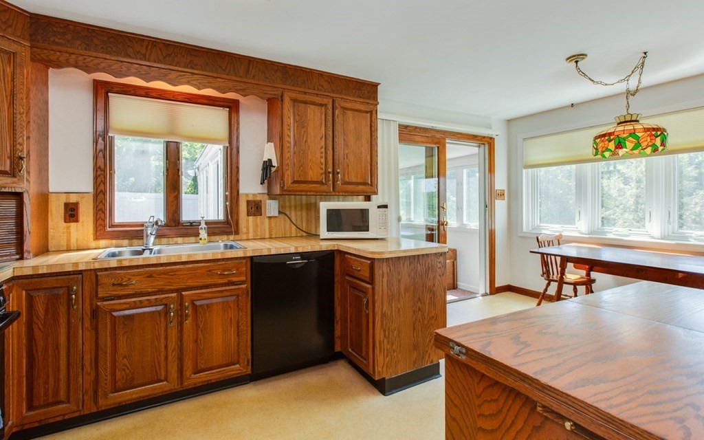 7 Rolling Ridge Road Franklin, MA 02038 - Photo 8 of 28 Gallery Image 8