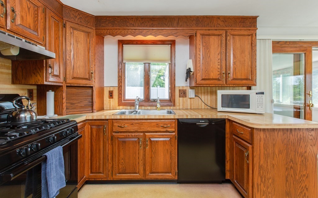 7 Rolling Ridge Road Franklin, MA 02038 - Photo 9 of 28 Gallery Image 9