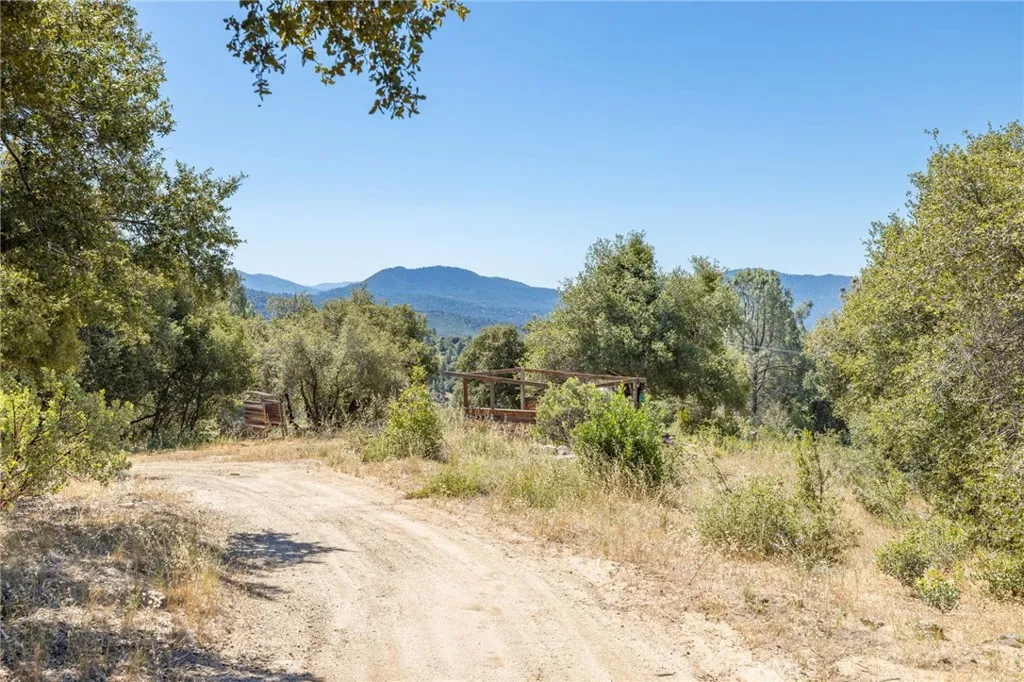 49 Old Yosemite Road Oakhurst, CA 93644 - Photo 20 of 41 Gallery Image 20