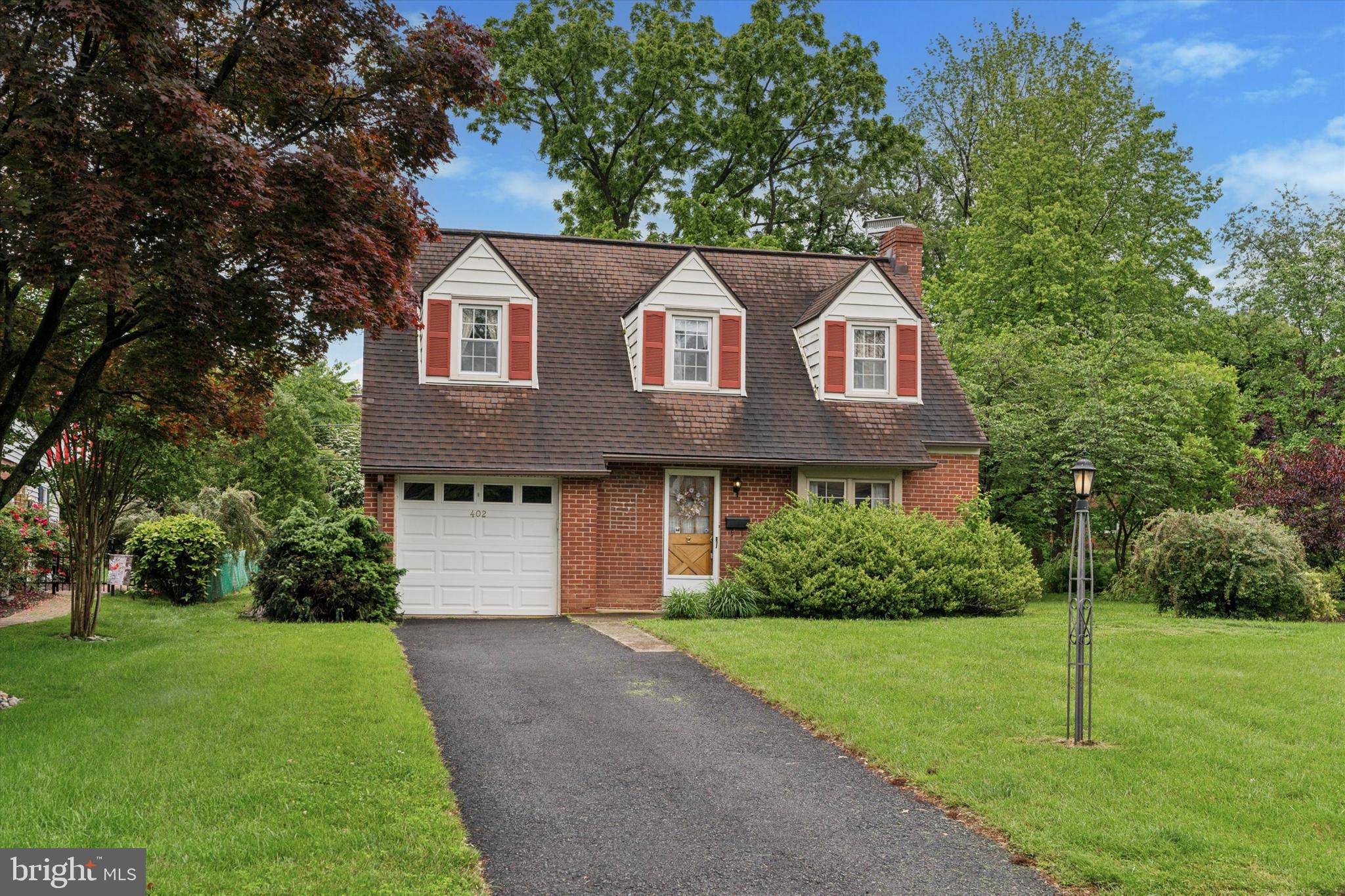 402 Willow Road Oreland, PA 19075 - Photo 1 of 26 Gallery Image 1