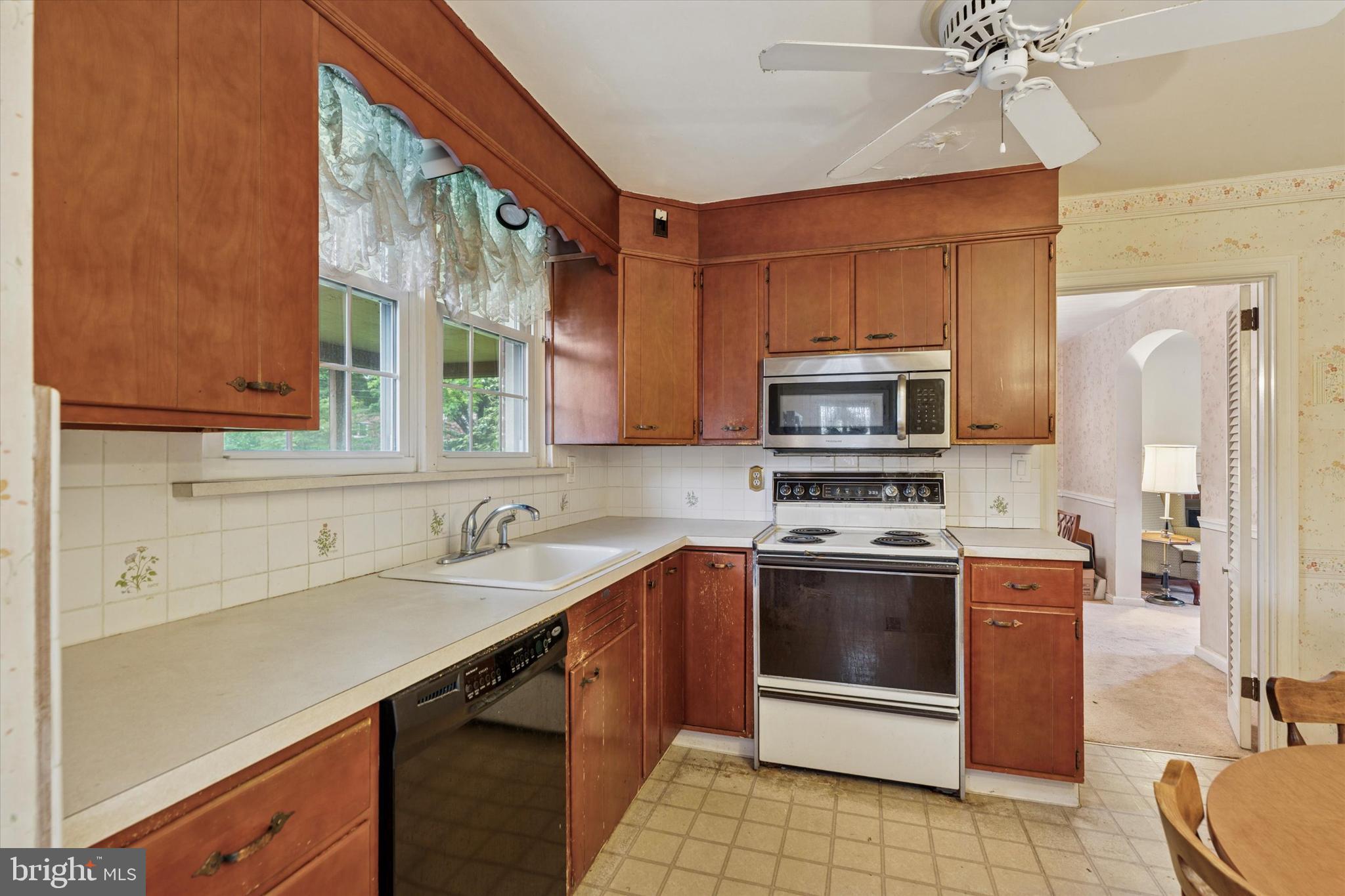 402 Willow Road Oreland, PA 19075 - Photo 10 of 26 Gallery Image 10