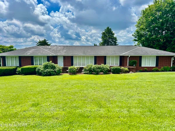 $575,000 | 1427 Laurel Hills Circle, Jefferson City, TN 37760