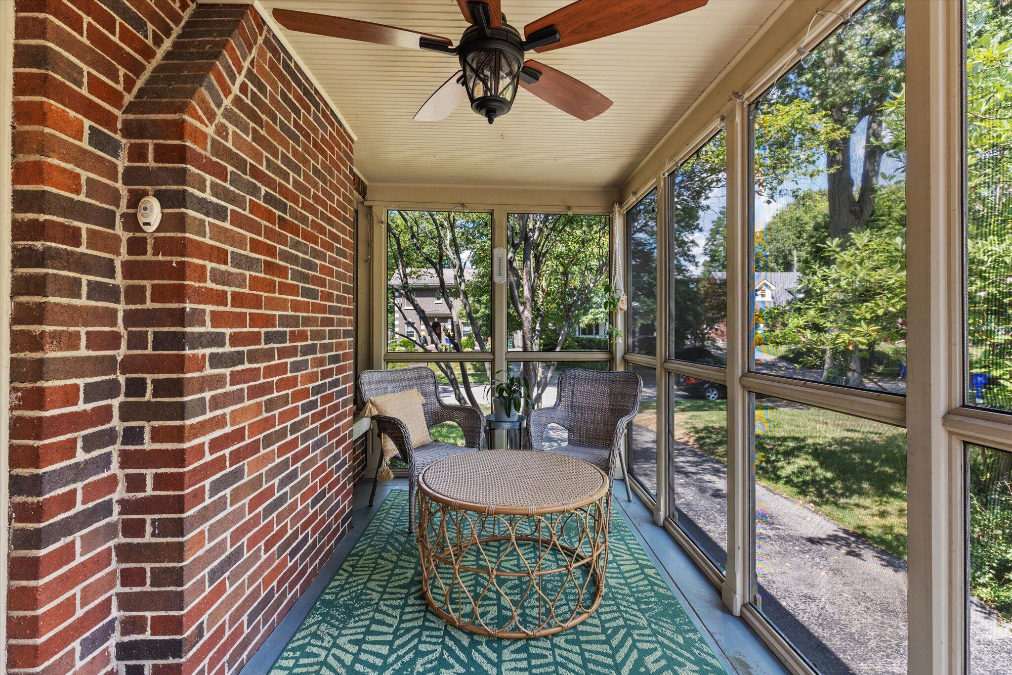 314 Dudley Road Lexington, KY 40502 - Photo 24 of 33 Screened Side Porch