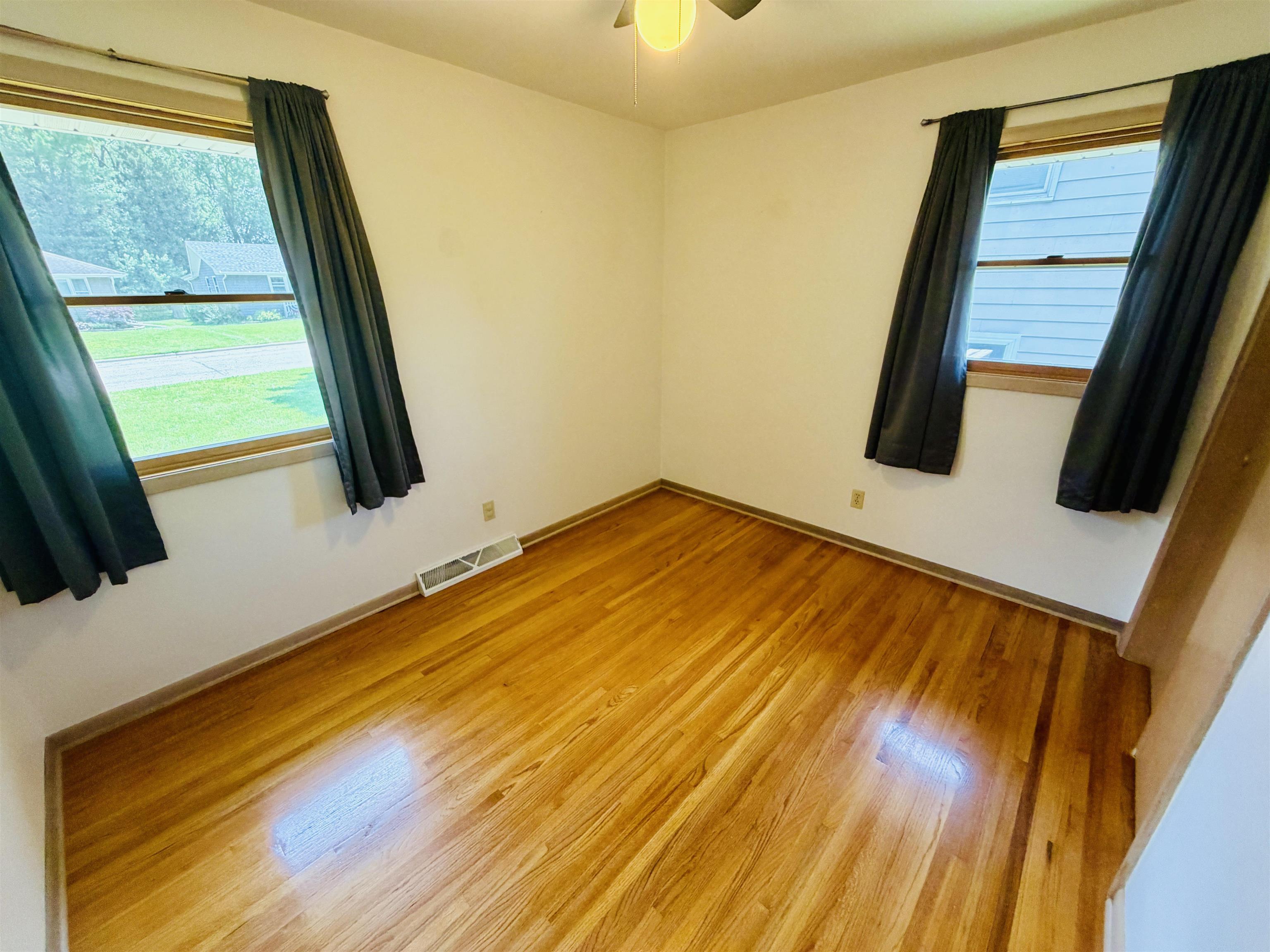 917 26th Street Monroe, WI 53566 - Photo 29 of 38