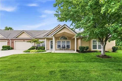 $400,000 | 5426 West 145th Street, Leawood, KS 66224