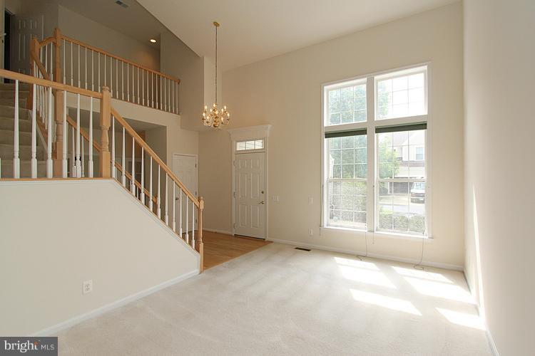 12392 Brown Fox Way Reston, VA 20191 - Photo 1 of 30 Living Room