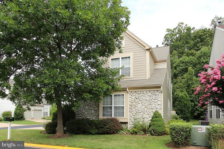 12392 Brown Fox Way Reston, VA 20191 - Photo 13 of 30 Exterior (Front)