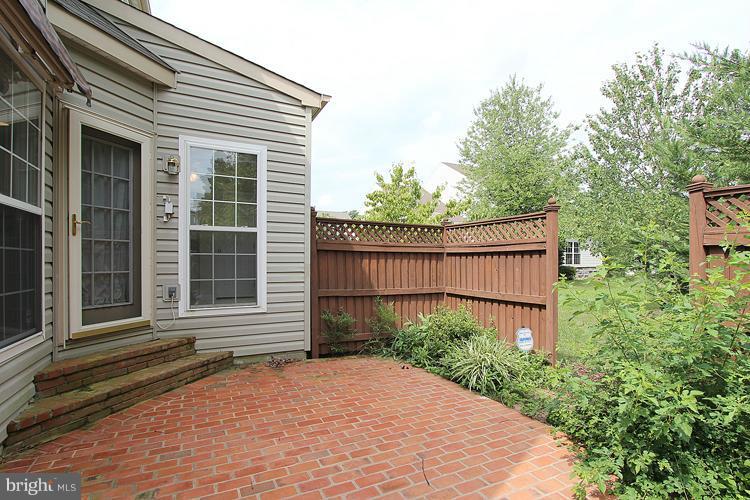 12392 Brown Fox Way Reston, VA 20191 - Photo 14 of 30 Exterior (Rear)