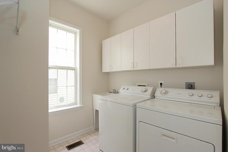 12392 Brown Fox Way Reston, VA 20191 - Photo 16 of 30 Interior (General)