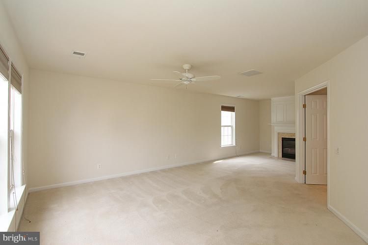 12392 Brown Fox Way Reston, VA 20191 - Photo 28 of 30 Bedroom (Master)