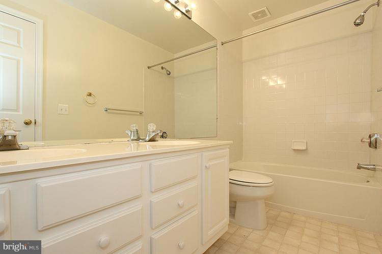 12392 Brown Fox Way Reston, VA 20191 - Photo 29 of 30 Bath