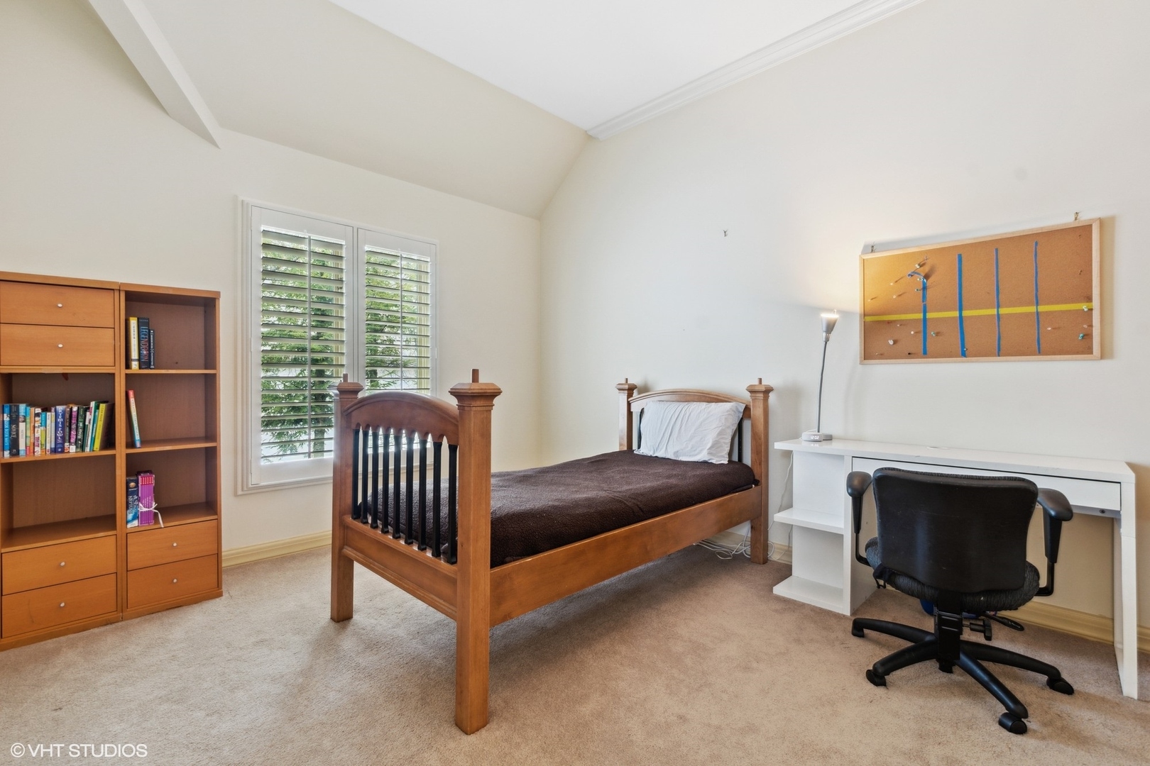 1049 Mar Ln Drive Lake Forest, IL 60045 - Photo 17 of 25 a bedroom with a bed and a chair