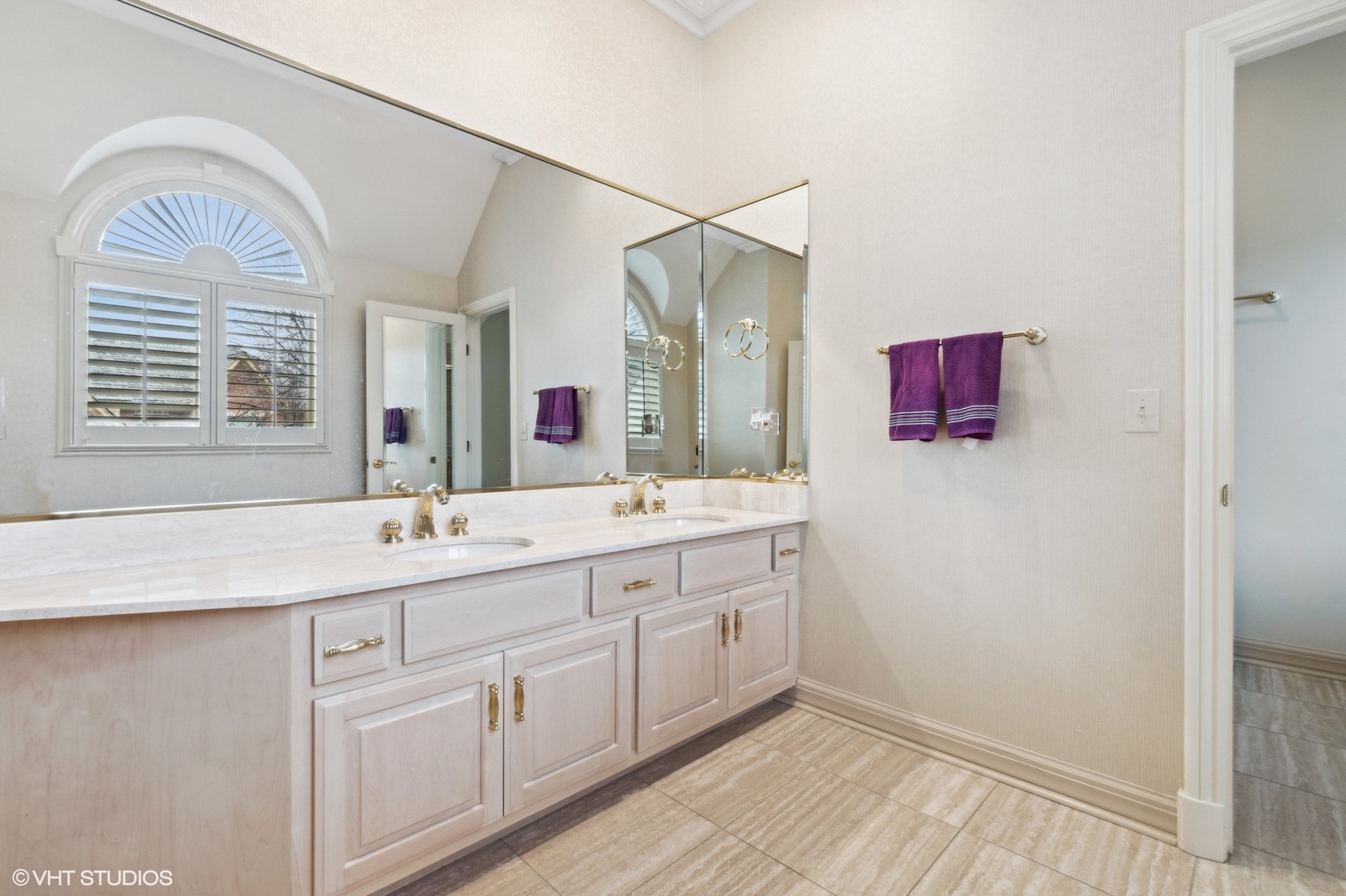 1049 Mar Ln Drive Lake Forest, IL 60045 - Photo 19 of 25 a bathroom with a sink a mirror and a window