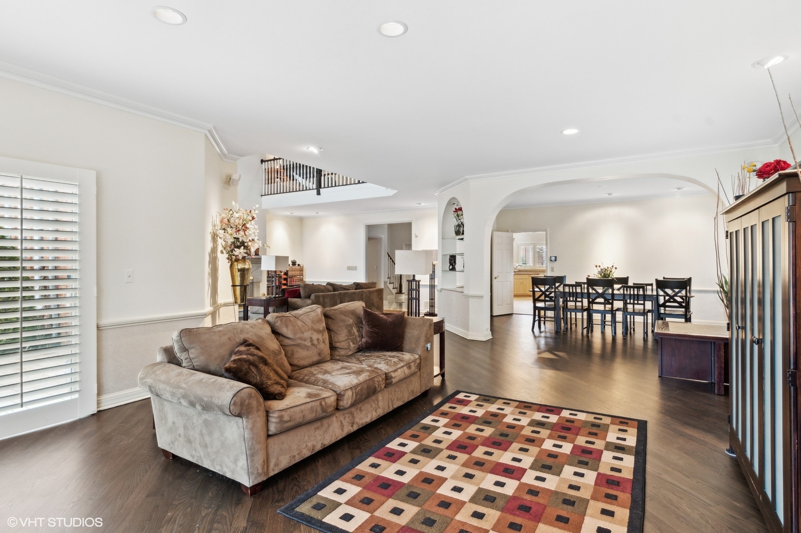 1049 Mar Ln Drive Lake Forest, IL 60045 - Photo 7 of 25 a living room with furniture and a rug