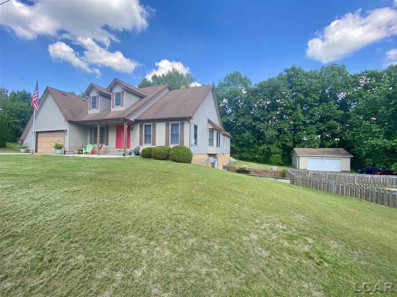 2705 East Carleton Road Adrian, MI 49221 - Photo 2 of 28