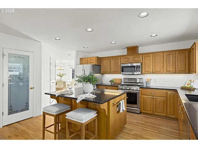 $550,000 | 22271 Northeast Lachenview Lane, Fairview, OR 97024