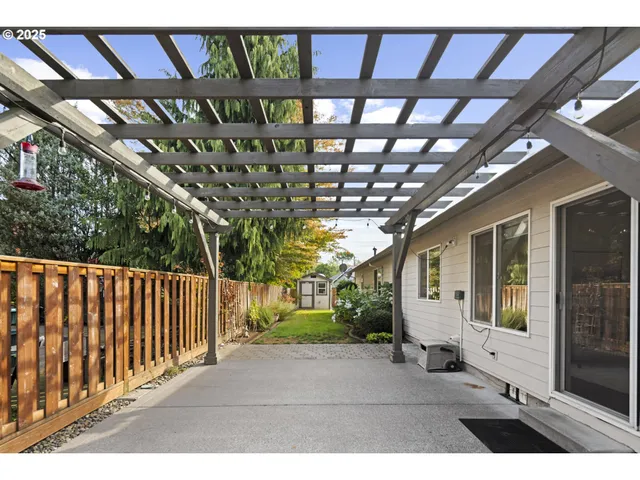 $550,000 | 22271 Northeast Lachenview Lane, Fairview, OR 97024