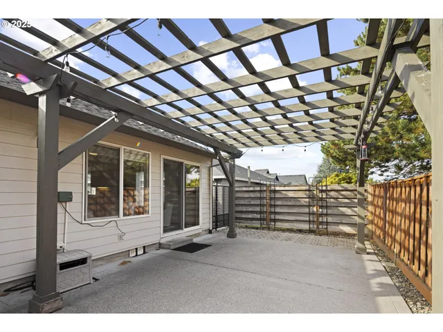 $550,000 | 22271 Northeast Lachenview Lane, Fairview, OR 97024