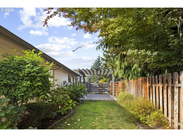 $550,000 | 22271 Northeast Lachenview Lane, Fairview, OR 97024