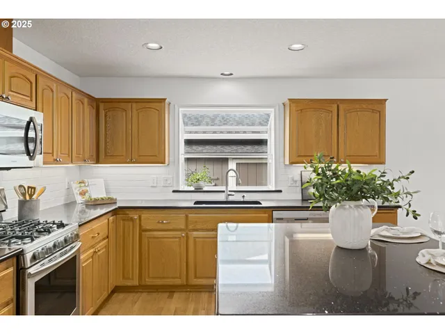 $550,000 | 22271 Northeast Lachenview Lane, Fairview, OR 97024