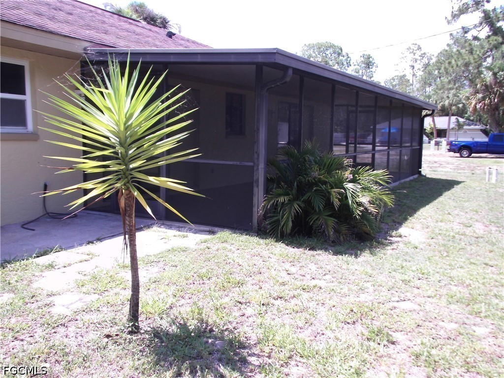 426 Hamilton Avenue Lehigh Acres, FL 33972 - Photo 3 of 18