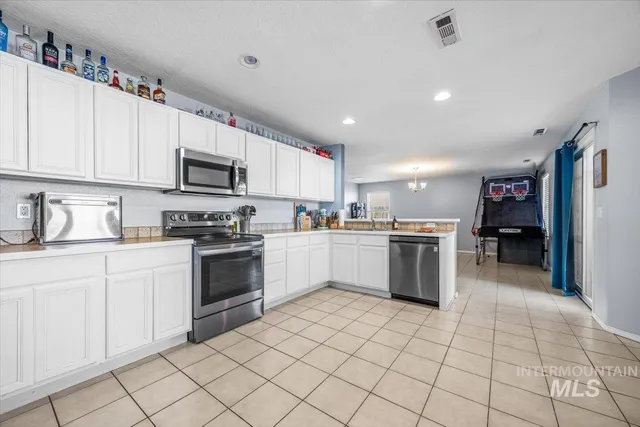 $399,900 | 208 Parkland Way, Caldwell, ID 83605