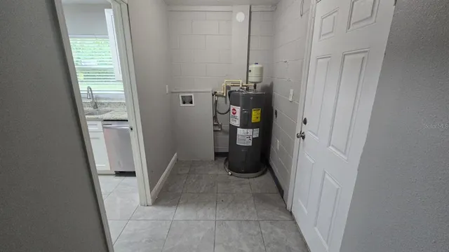 a view of utility room