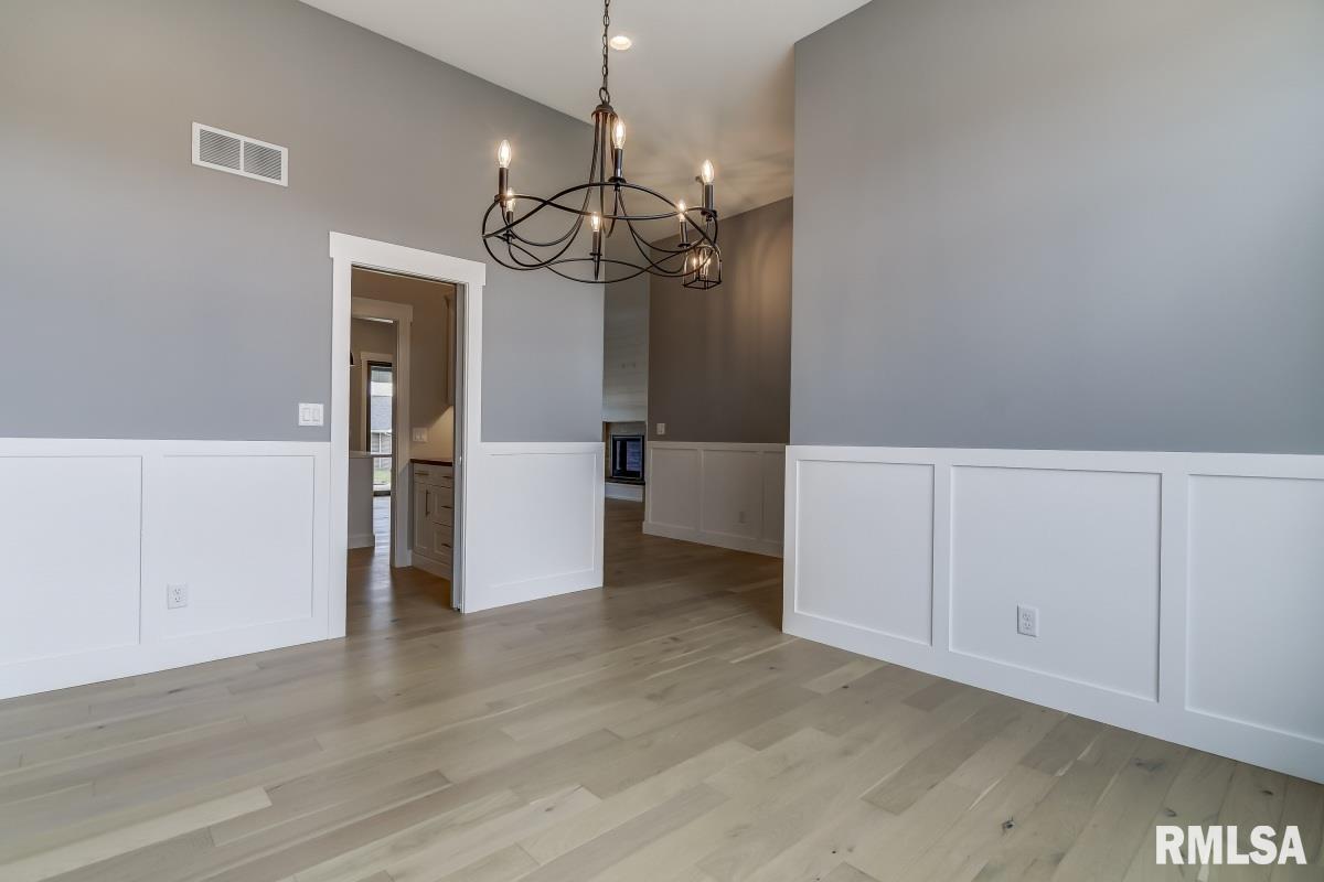 370 Abigail Drive Springfield, IL 62711 - Photo 3 of 43 Gallery Image 3
