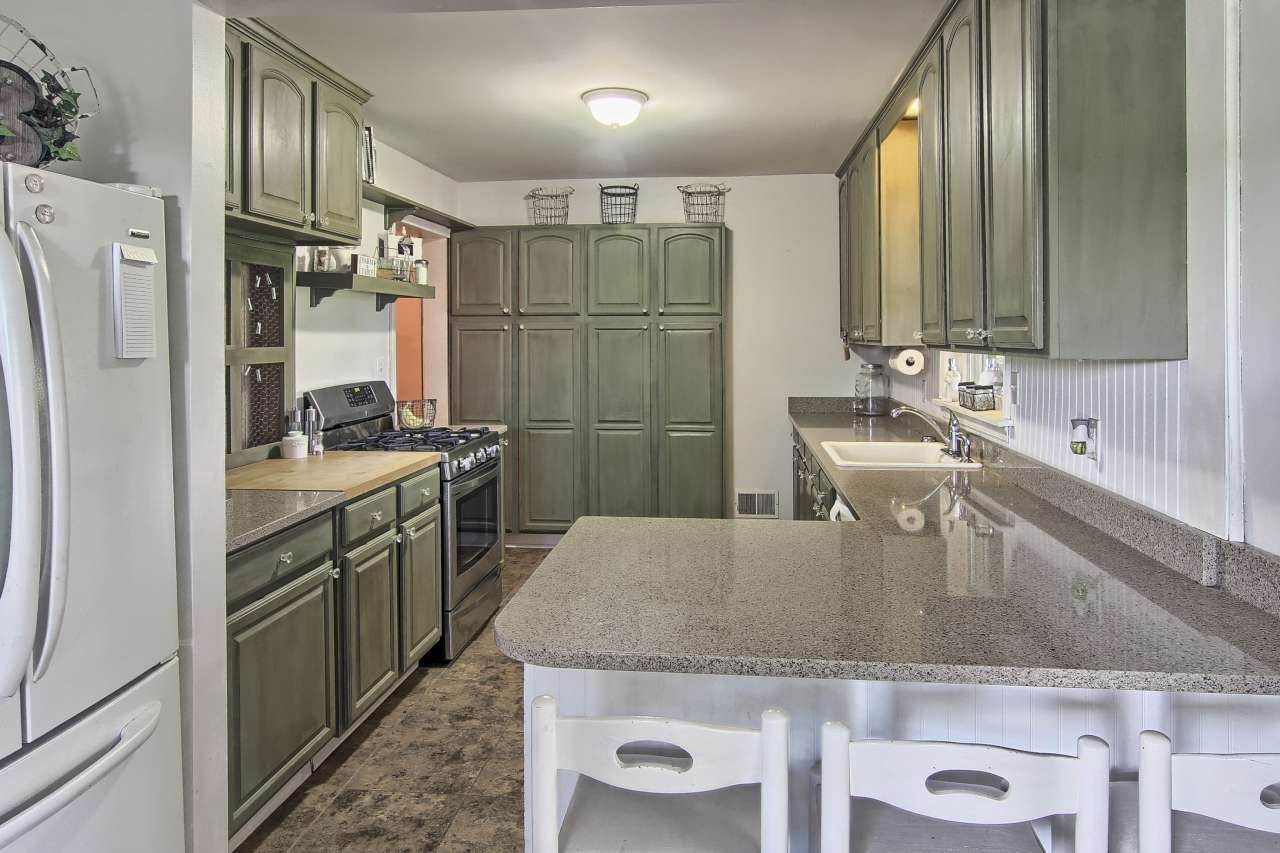 11553 Center Road Traverse City, MI 49686 - Photo 9 of 59 1837283-8.JPG