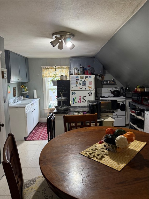 53 Catherine Street Bristol, RI 02809 - Photo 5 of 16