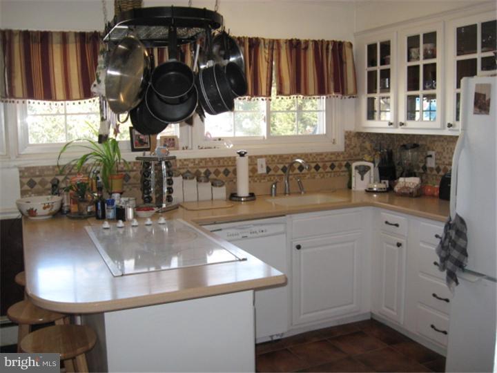 53 Rust Hill Road Levittown, PA 19056 - Photo 3 of 21 Kitchen