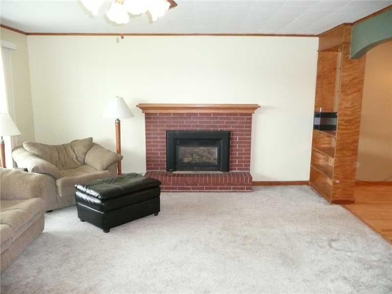 52 River Road Howland, ME 04448 - Photo 4 of 29 Living Room.