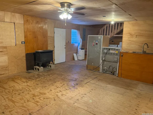 a view of a storage & utility room