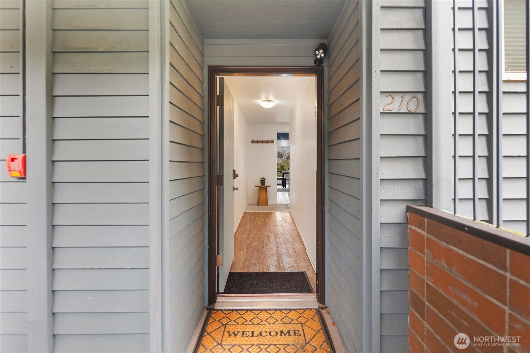 3200 West Commodore Way, Unit 210 Seattle, WA 98199 - Photo 2 of 27 Gallery Image 2