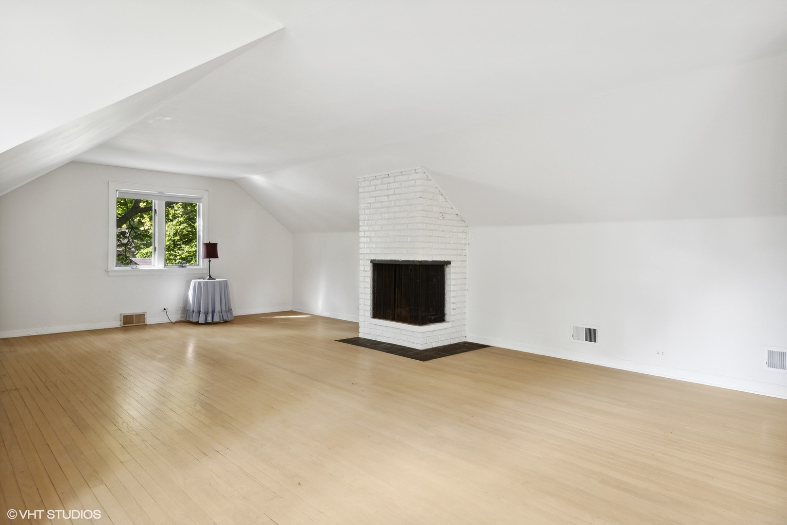 3117 Sprucewood Road Wilmette, IL 60091 - Photo 12 of 16 a view of an empty room with a window