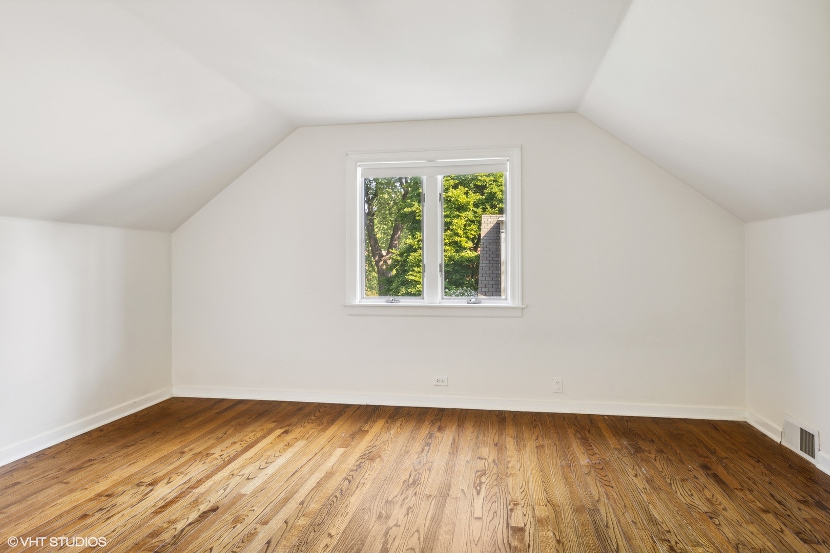 3117 Sprucewood Road Wilmette, IL 60091 - Photo 10 of 16 an empty room with a window