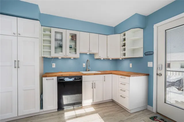 $619,000 | 35 Squantum Drive, Middletown, RI 02842