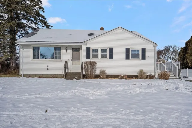 $619,000 | 35 Squantum Drive, Middletown, RI 02842