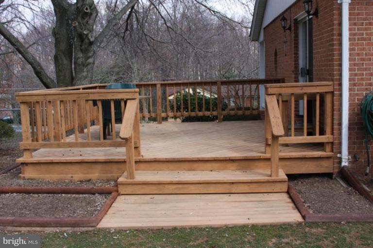 3004 Sayre Road Fairfax, VA 22031 - Photo 16 of 18 Deck