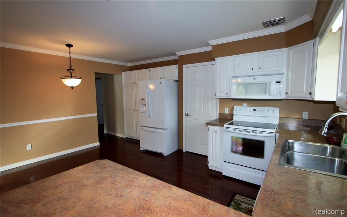 4186 McCandlish Road Grand Blanc, MI 48439 - Photo 12 of 36 IMG_4406.JPG