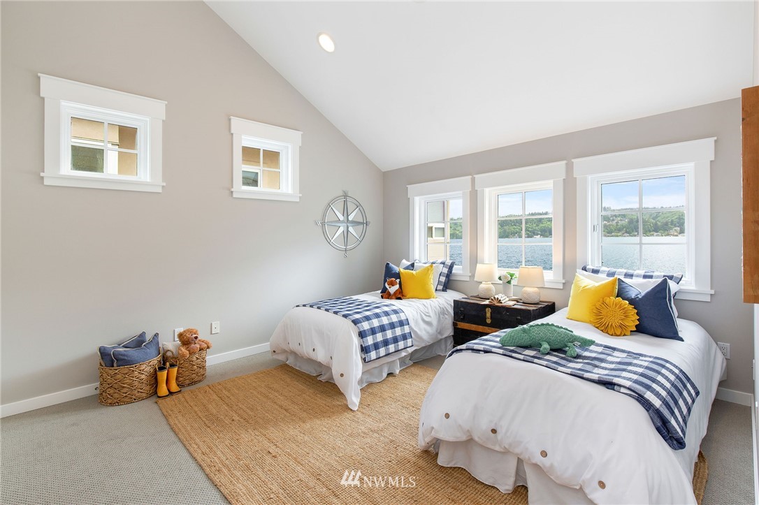12036 Riviera Place Northeast Seattle, WA 98125 - Photo 22 of 38 Gallery Image 22