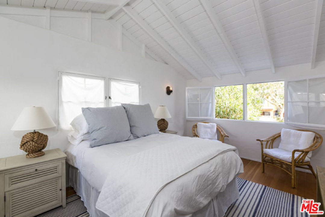 23664 Malibu Colony Road Malibu, CA 90265 - Photo 17 of 20