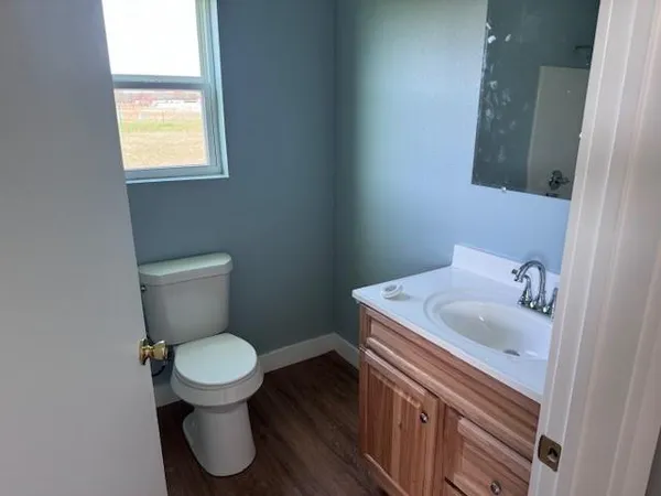 $2,100 | 589 County Road, Sumner, TX 75486