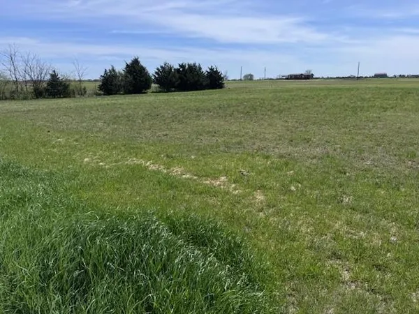 $2,100 | 589 County Road, Sumner, TX 75486