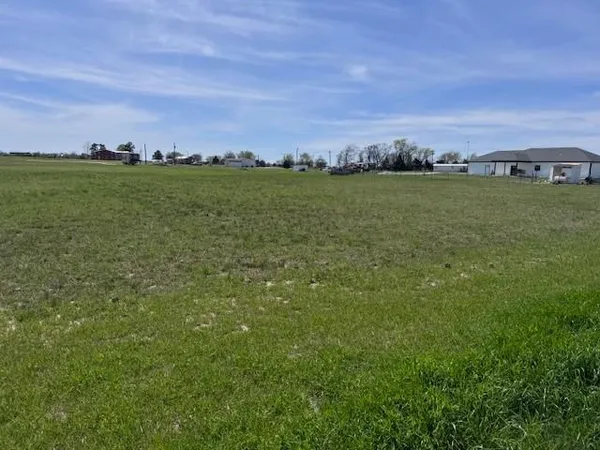 $2,100 | 589 County Road, Sumner, TX 75486