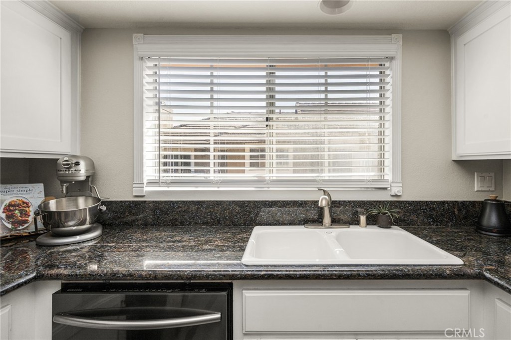 8131 East Oak Ridge Circle Anaheim, CA 92808 - Photo 13 of 33