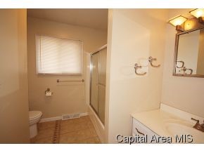17 Calland Drive Springfield, IL 62704 - Photo 11 of 16 Gallery Image 11