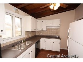 17 Calland Drive Springfield, IL 62704 - Photo 6 of 16 Gallery Image 6