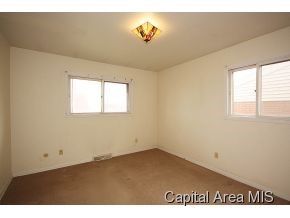 17 Calland Drive Springfield, IL 62704 - Photo 10 of 16 Gallery Image 10